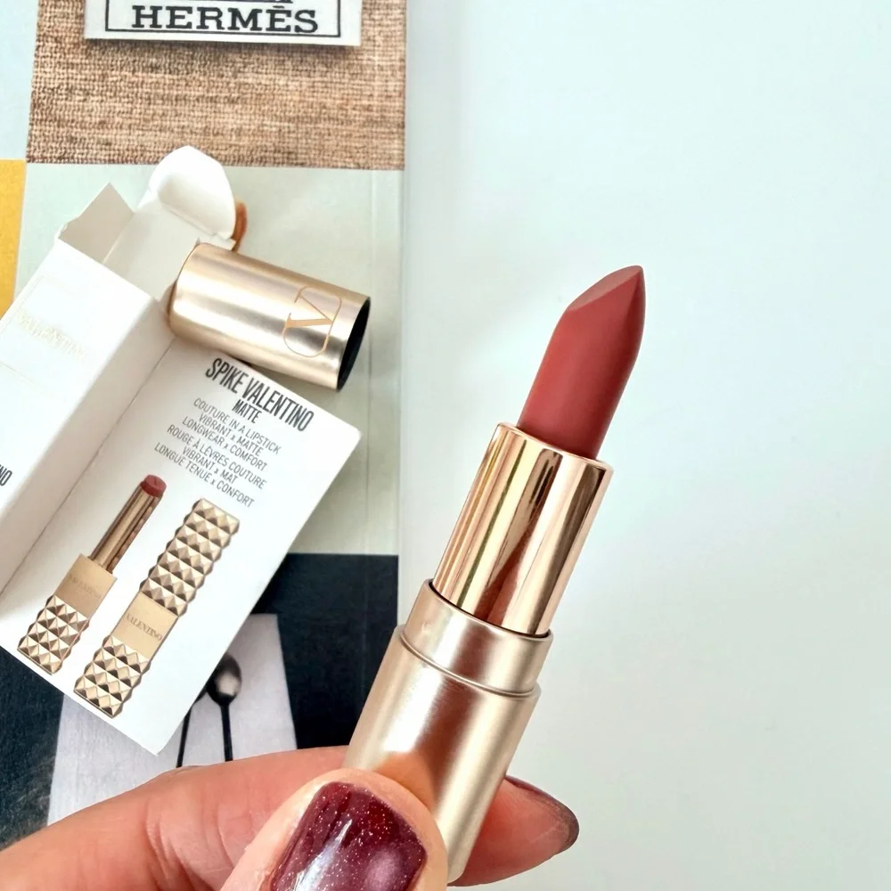 VALENTINO Spike Valentino‎ Buttery Matte Lipstick 134R